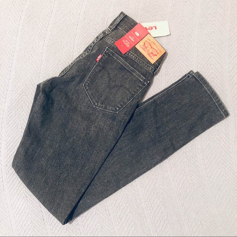 NWT Levi’s 711 skinny mid-rise jeans soft+stretchy